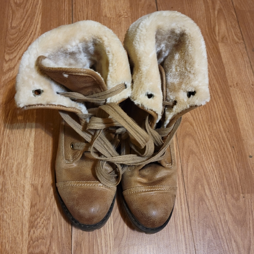 Shoe
